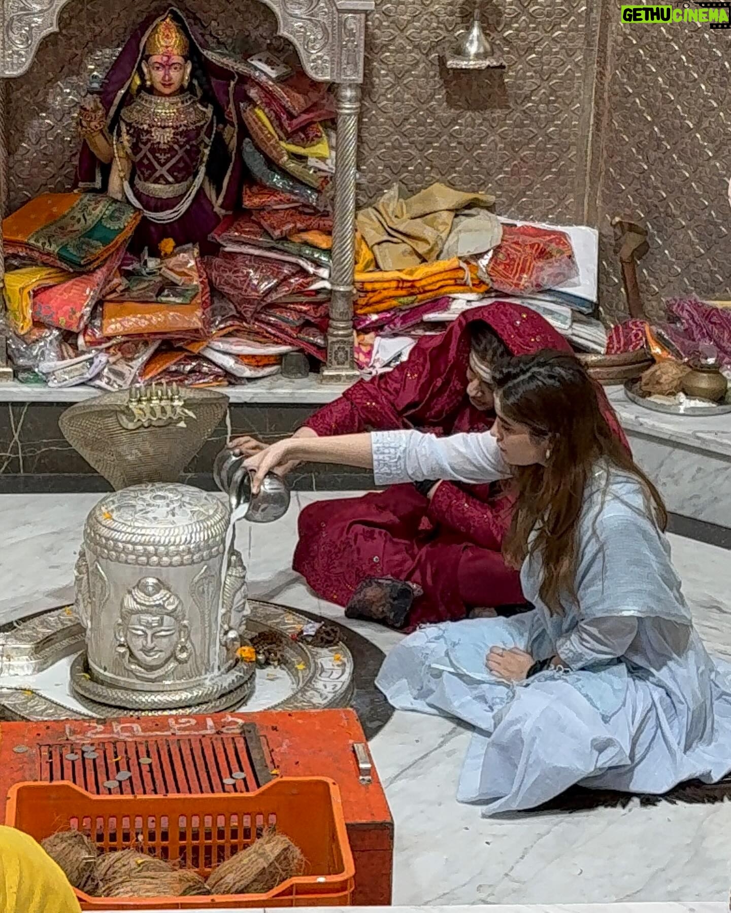 Rasha Thadani - 1 Million Likes - Nageshwar, my 12th Jyotirling, and Dwarkadhish. Feeling blessed and thankful🙏🏻🕉️❤️ Har Har Mahadev🩵
