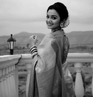 Rashmi Anpat Instagram - "Elegance in every shade of grey"..✨✨
.
#happy #me #blackandwhite #photography #live #love #laugh #rashmianpat