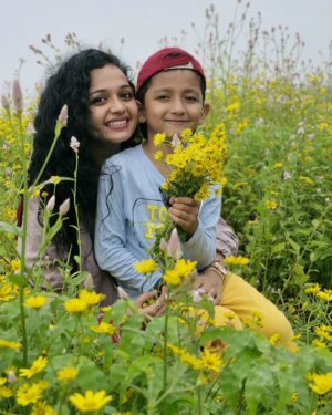 Rashmi Anpat Instagram - Happy Birthday to my little adventurer! 😘😘 May your year be filled with exciting discoveries and endless fun. Watching you grow has been the greatest joy of our life.
आई बाबा love you to the moon and back..❤️❤️🤗🤗
.
#abhir #birthdayboy #turning #6 #myboy #loveyou #happiness #blessed #lifeline #abhirkhedekar #rashmianpat