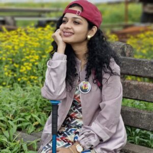 Rashmi Anpat Instagram - Phool ab jyada pyaare lagate hain...💐💞
.
#goodmorning #instafam #trekking #korigad #flower #positivevibes #happyme #nature #peace #marathimulgi #curlyhairgirl #rashmianpat