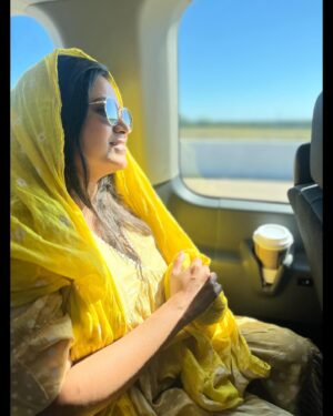 Rasika Vengurlekar Instagram - Good Road,Bright Blue Sky & Lovely Music ✨❤️

PC : @namrata_rudraaj 😘
Thank you Nam’s 💕