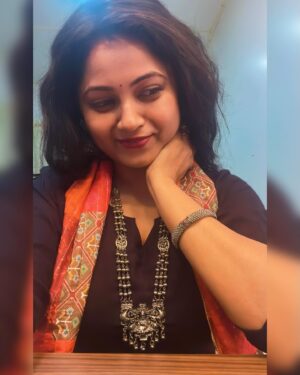 Rasika Vengurlekar Instagram - 🪁मकरसंक्रांतीच्या हार्दिक शुभेच्छा🪁
 
गोड बोला .. खरं बोला .. प्रेमाने बोला .. ✨💕