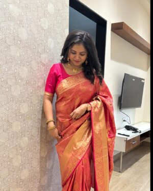 Rasika Vengurlekar Instagram - Today I choose to feel pretty. Inside and Out . ☺️✨🌻❤️🌼