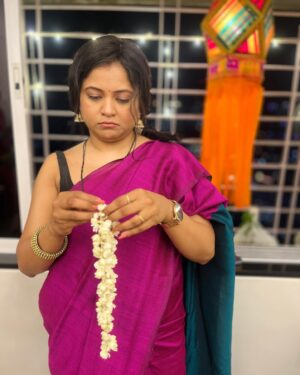 Rasika Vengurlekar Instagram - Happy Diwali 🪔✨🌼

Diwali celebration with family & Friends ✨

Ps: swipe swipe swipe for more photos 🫣