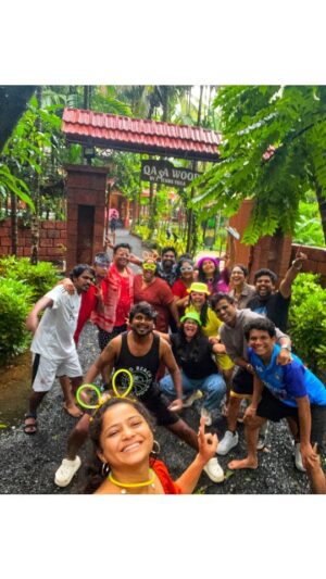 Rasika Vengurlekar Instagram - सैयां =एक सुरीली मेहफील 
.
.
.
.
.
.
.
edit by- @sans_walk 
📸 @sumit_ashok_londhe

.
#friendshipgoals #friendsforever #alibaugdiaries #enjoylife #आम्हीसगळेसुरातगातो #पावसाळीसहल 
#अजूनखूपसहलीबाकीआहेत
