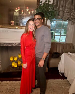 Rebecca Rittenhouse Instagram - Merry Christmas and Happy Holidays to all ❤️🎄❤️