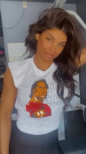 Renee Michelle Instagram - Be sure to get your @mikeohearn tee on www.mikeohearnlifestyle.com 💪🏽

@mikeohearnlifestyle 
@strykersworld 
@powerbodybuilding 
@titanmedical 

The quality is super comfortable and great for the gym and everyday wear! ❤️

#babydonthurtme #mikeohearn #clothing #clothingbrand #fitness #gymgirl #wrestling #florida #bodybuilding #smile #gym #gymlife #prowrestling #npcbikini #npc #bodybuilding #wellness #physique #healthylifestyle #workout