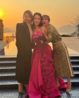 Reon Yuzuki Instagram - .
先日
勝矢さんと
ゆりかちゃんの
結婚式に
行ってきました😁😁
.
本当に
幸せそうで❤️❤️
最高の1日でした❤️

.
#勝矢　さん
#真風涼帆　ちゃん
#結婚おめでとう
#安蘭けい　さんと
#柚希礼音