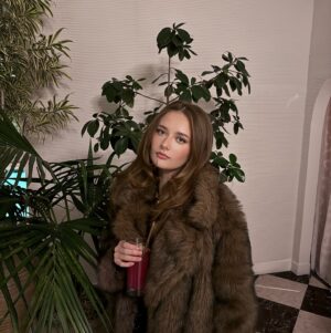 Reylynn Caster Instagram - from here n there *:･ﾟ✧*:･ﾟ