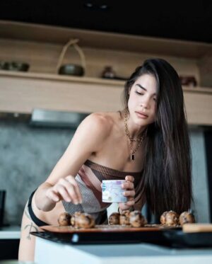 Rhian Ramos Instagram - 5 years ago, my obsession for the perfect chocolate chip cookie began. For the first time ever, I've decided to make them available to the public.
Visit https://basbakes.cococart.co/ to order now, and we'll deliver them tomorrow. 🤫
