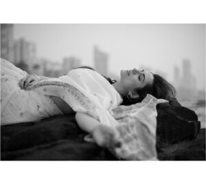 Actress Riddhi Dogra HD Photos and Wallpapers February 2025