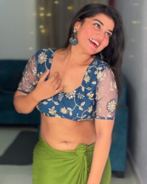 Ridhi Instagram - 👀🧐

#ridhi#explore#explorepage

#trending#trendingreels#posts#telugu#ridhiofl#ridi#loveislove#reef2reef#viralsongs#songs#chepakallapapa#devisriprasad