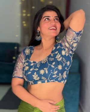 Ridhi Instagram - 👀🧐

#ridhi#explore#explorepage

#trending#trendingreels#posts#telugu#ridhiofl#ridi#loveislove#reef2reef#viralsongs#songs#chepakallapapa#devisriprasad
