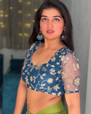 Ridhi Instagram - 👀🧐

#ridhi#explore#explorepage

#trending#trendingreels#posts#telugu#ridhiofl#ridi#loveislove#reef2reef#viralsongs#songs#chepakallapapa#devisriprasad