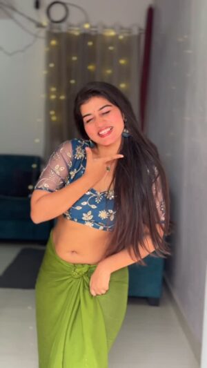 Ridhi Instagram - Bangarammm🙂‍↔️

#ridhi#ridi#trending#trendingreels#reels#instagram#instadaily#instafeed#loveislove#reef2reef#music#folk#folksongs#tollywood#dancereels#explorepage#explore#hairstylist#bavobangaram