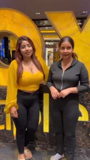 Ridhima Tiwari Instagram - Movie review 😋😋😋🤣🤣🤣🤣
Enjoy movie with @natasharajsewari 

#girl #mumlife #model #viral #actress #instalike #trendingreels #viralvideos #reelsvideo