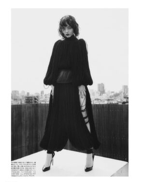 Rila Fukushima Instagram - Dec issue @numerotokyo ✨