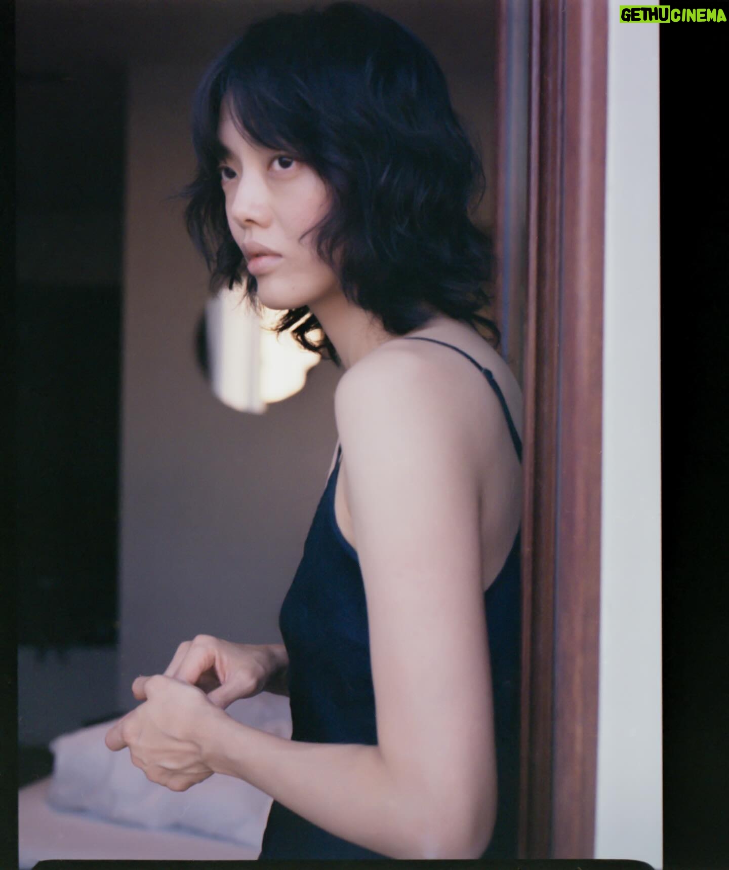 Rila Fukushima - 3 Likes - Happy birthday to me✨
そして新年です。
一年の始まりですね!
私は“クリスマス”と“お年玉”と“誕生日”を3つのイベントを年始で全てを一回のイベントにされて子供の頃は悔しかった気もします(笑)
そしていつもみなさんありがとうございます!
みなさまにとって、楽しくて素敵な一年になることを願っております✨健康第一でお願いします✨
私は、
誕生日直前にお風呂に飛び込み、
レベルアップしてお風呂から出るという、そんな誕生日でした♨️
地味かもしれないけど、
いつもと同じだけど、
いつもと同じことができる、
ということはとてもありがたいことであるとも感じています☺️
この写真は @ruikudo_ ちゃんが去年スイスで撮影してくれたものです。一年に1回撮影出来たらいいねというプロジェクト、第1回は東京。第2回はスイス。また同じ土地にいるタイミングで出来たら素敵✨