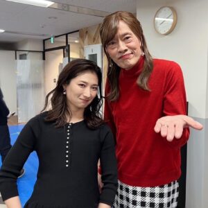 Rina Takeda Instagram - 📢
『#民王R』第7話に登場します🤰
わたくし、遠藤憲一さん演じる総理大臣・武藤泰山と入れ替わります。
予告観てくださった方はご存知とは思いますが、なかなかのインパクト強めです😂でも本当に素敵なお話です。
エンケンさんとは約10年ぶりの共演でしたが、現場でもたくさんディスカッションさせていただき、山本監督やプロデューサー・スタッフ・キャストの皆さんと、繊細に大胆に創り上げました。是非ご覧ください！

12月3日（火）夜9時〜
テレビ朝日系にて放送です📺🐊