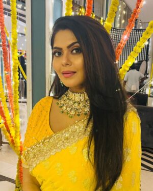 Rinku Ghosh Instagram - Let the yellow hues of Basant Panchami brighten your life with knowledge and wisdom Sabhi ko Basant panchami ki dhero Shubkamnaye and  Wishing everyone a blessed Saraswati Puja. 🙏🙏🙏