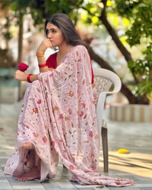 Rinku Rajguru Instagram - happy Valentine’s Day❤️

#rinkurajguru