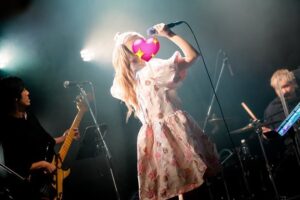 Riria Instagram - 大阪〜！！！ﾀｺﾔｷﾀｺﾔｷ

新幹線動かなくてどうなるかと思ったけど
無事にみんなに会えて良かった〜！

次はツアーファイナル東京！！！
楽しもうね！！！！！！