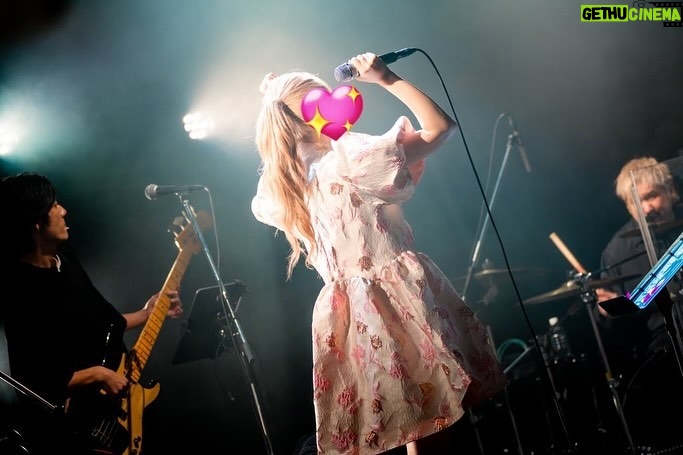 Riria - 4.3K Likes - 大阪〜!!!タコヤキタコヤキ
新幹線動かなくてどうなるかと思ったけど
無事にみんなに会えて良かった〜!
次はツアーファイナル東京!!!
楽しもうね!!!!!!