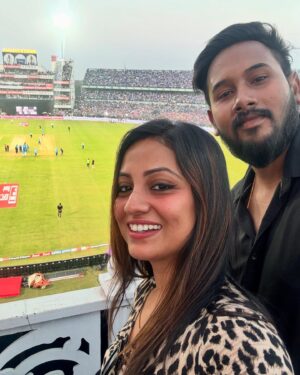 Riya Dey Instagram - Had a wonderful experience watching India win at the historic barabati stadium ground after years….india India 🇮🇳✌🏻💐🏏with my favourite partner @_sunil.messi93 ❤️🍫🌹