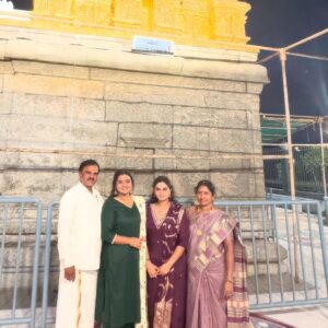 Rohini Reddy Instagram - “The memories we make with our family is everything.” 

I love you 🥰 my fam ….

My outfit @twilight_designers ❤️

Swipe left 🤩

#mom #dad #sister #rohini #family #spirituality #temple #trip #biggboss #biggbossrohini