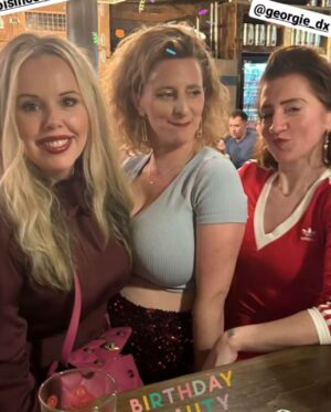 Roisin Conaty Instagram - Some bitznbobs with pals