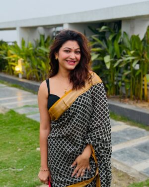 Rooqma Ray Instagram - Happy Saraswati puja 💛

#saraswati #saraswatipujo #rooqmaray #saree #indianlook