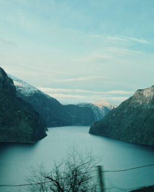 Rosa Linn Instagram - Four unforgettable days in the breathtaking cold of Norway! ❄️ A huge thank you to @vianney and his amazing team for turning this chilly adventure into the warmest experience 🤍