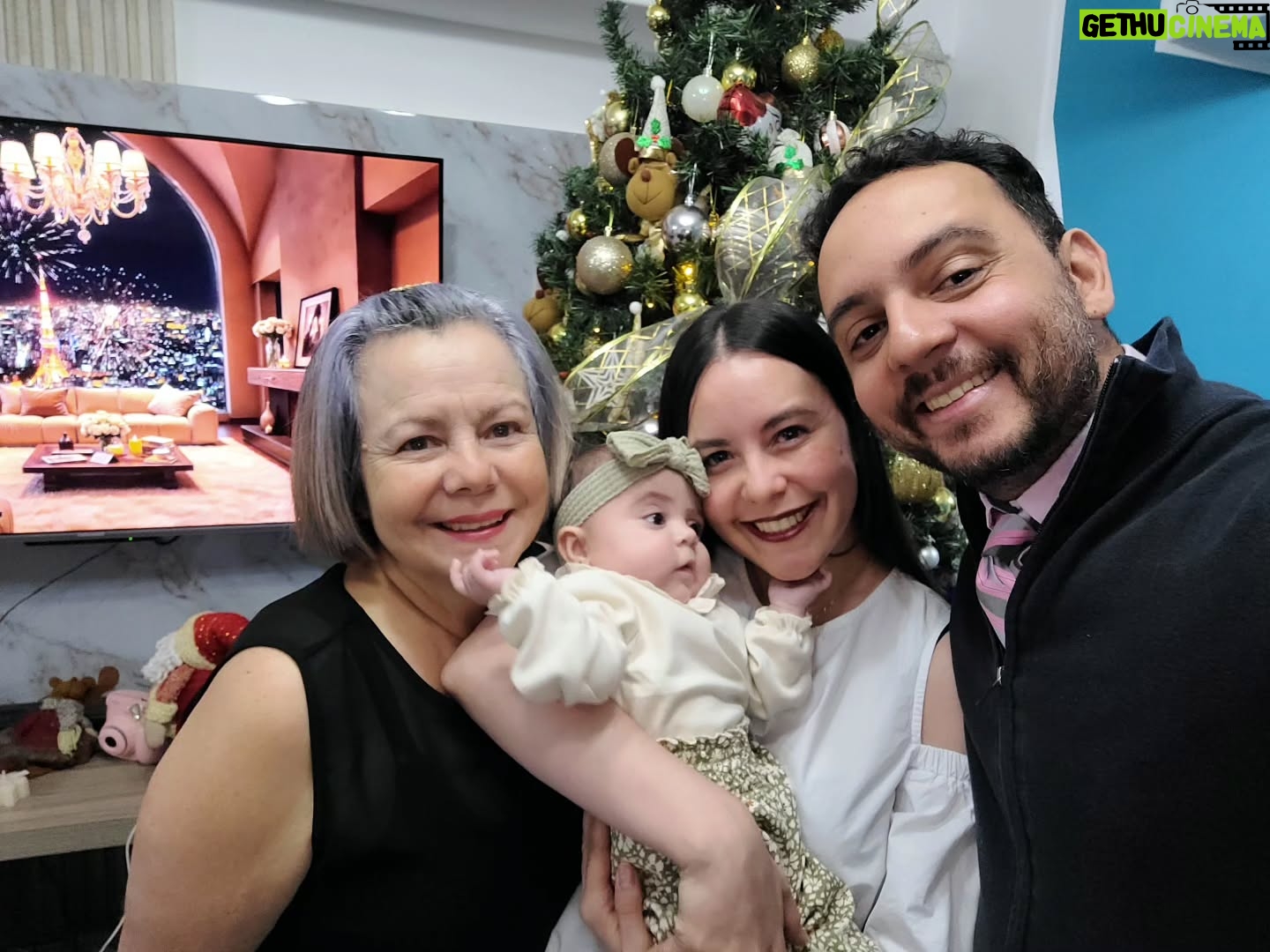 Rosario Prieto - 280 Likes - 🌠🥳【2】【0】【2】【5】🙏🏽🌠