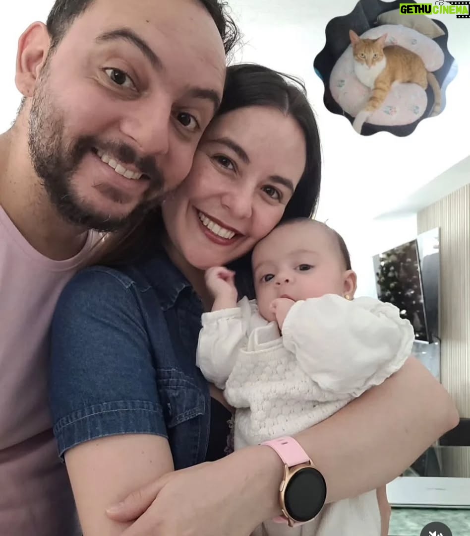 Rosario Prieto - 325 Likes - Feliz día
Feliz vida
Feliz Cumpleaños. Mi nieto Carlos, con sus maravillosos regalos
Su