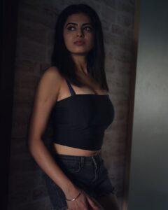 Actress Roshni Sahota HD Photos and Wallpapers February 2025