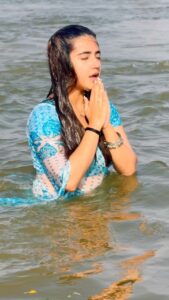 Actress Roshni Walia HD Photos and Wallpapers February 2025