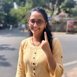 Rujuta Deshmukh Instagram - मी माझं मत नोंदवलं!! तुम्ही??

#election #voted 

( Vote Citizen Election)