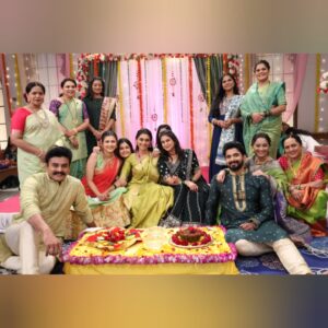 Rujuta Deshmukh Instagram - पार्थ नंदिनी चा मेहेंदी सोहळा....❤️
आज संध्याकाळी ७ वाजता आपल्या @star_pravah वर

#mehendi #lagnanantarhoilchprem 

( Actor Television Marathi Starpravah )