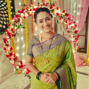 Rujuta Deshmukh Instagram - पार्थ नंदिनी चा मेहेंदी सोहळा....❤️
आज संध्याकाळी ७ वाजता आपल्या @star_pravah वर

#mehendi #lagnanantarhoilchprem 

( Actor Television Marathi Starpravah )