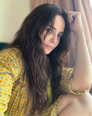 Rukhsar Instagram - I am your Yellow🌙💫✨
And all the colours of rainbow.
.
.
.
.
#crazyhairday #yellow