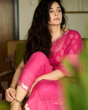 Rukhsar Instagram - 💫💫🌸.
.
.raw images
.
.
#saree #sareelover #pink