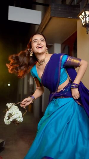 Rukshar Dhillon Instagram - Vachindamma mee DILRUBA♥️🥰

Team♥️
@manogna_gollapudi @pranil_chintewar @pujashrijain @makeupbyradhikadave @theblindersstudio @ravi_here_