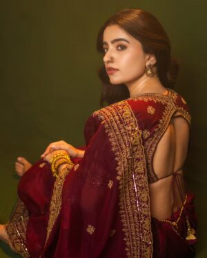 Rukshar Dhillon Instagram - Apsara Aali🪷

Team♥️
@manogna_gollapudi @pranil_chintewar @pujashrijain @makeupbyradhikadave @theblindersstudio @ravi_here_ 
@jigarmaliofficial @petalsbyswathi