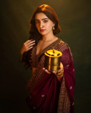 Rukshar Dhillon Instagram - Apsara Aali🪷

Team♥️
@manogna_gollapudi @pranil_chintewar @pujashrijain @makeupbyradhikadave @theblindersstudio @ravi_here_ 
@jigarmaliofficial @petalsbyswathi