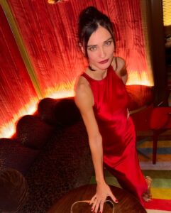 Actress Saadet I??l Aksoy HD Photos and Wallpapers December 2024