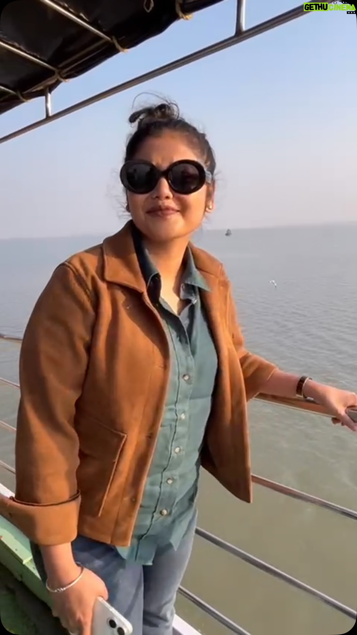 Saayoni Ghosh - 6.6K Likes - Aise kyun??