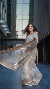 Actress Saba Qamar Zaman HD Photos and Wallpapers March 2025