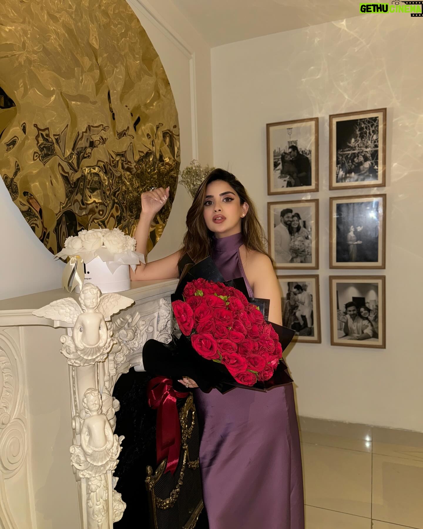 Saboor Aly - 287.5K Likes - Will you be my valentine? That was a rhetorical question, you have no choice - weāre married. š§āāļø
Xoxo š
@aliansari_a2