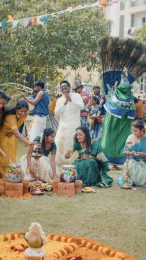Sachana Namidass Instagram - The anthem of this Pongal season is here! "Pongalo Pongal" celebrates courage, tradition, and change. Don’t miss it! 🌟🌾

Watch the full Pongalo Pongal Anthem on Divo Music YouTube page.

@hamamsoapindia @therukural @sachanaofficial @mekharajan #HamamSoap #HamamIrrukaBayamYein #PongaloPongal #Pongal #DivoMusic