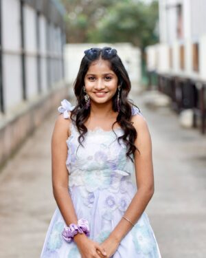 Sachana Namidass Instagram - 💫🥳

Costume by @nandhithas_boutique 
Hair and ear accessories by @sanjana_accessories 
Makeup and hair do by @glam_and_glossy_with_lakshmi 
Click by @uv_naveen
